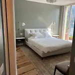 بيت للعطل Luxury In In A 5 Bed Front *