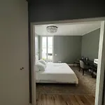 Luxury In In A 5 Bed Front
