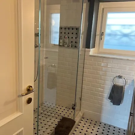 Luxury In In A 5 Bed Front Σπίτι διακοπών Valmadrera