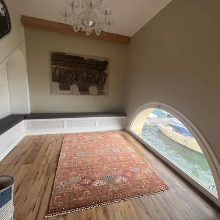 بيت للعطل Luxury In In A 5 Bed Front *