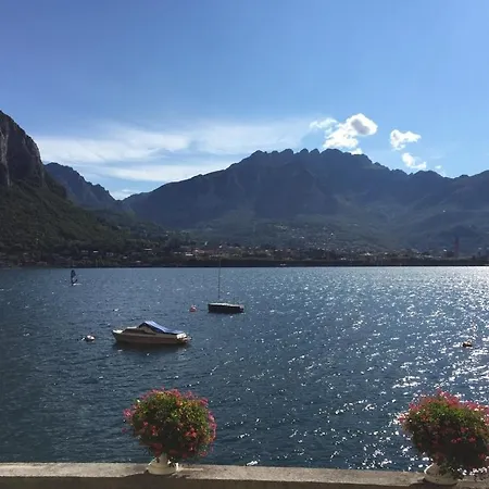 Dom wakacyjny Luxury In In A 5 Bed Front Valmadrera